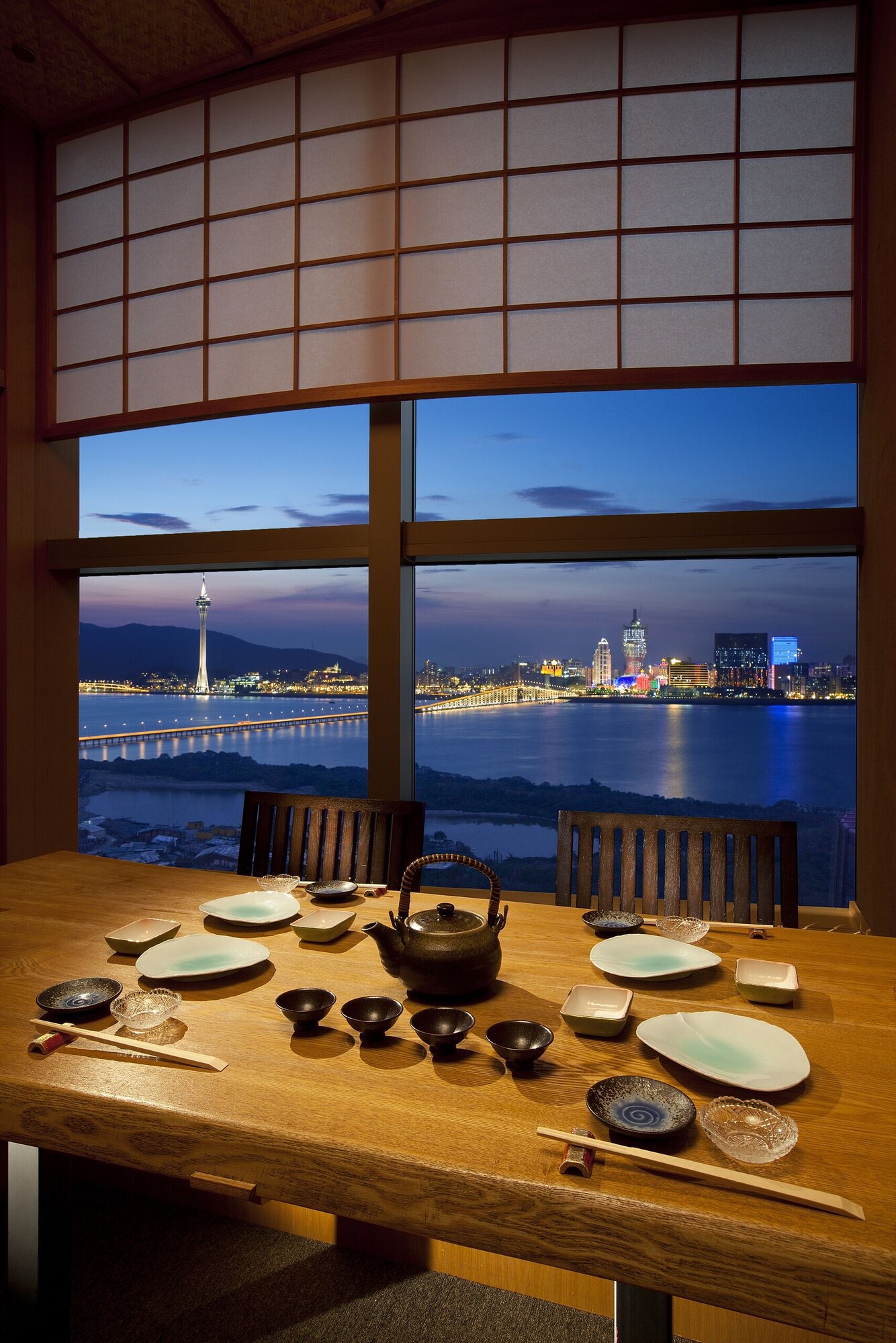 アルティラ マカオ:夜景を望むレストラン