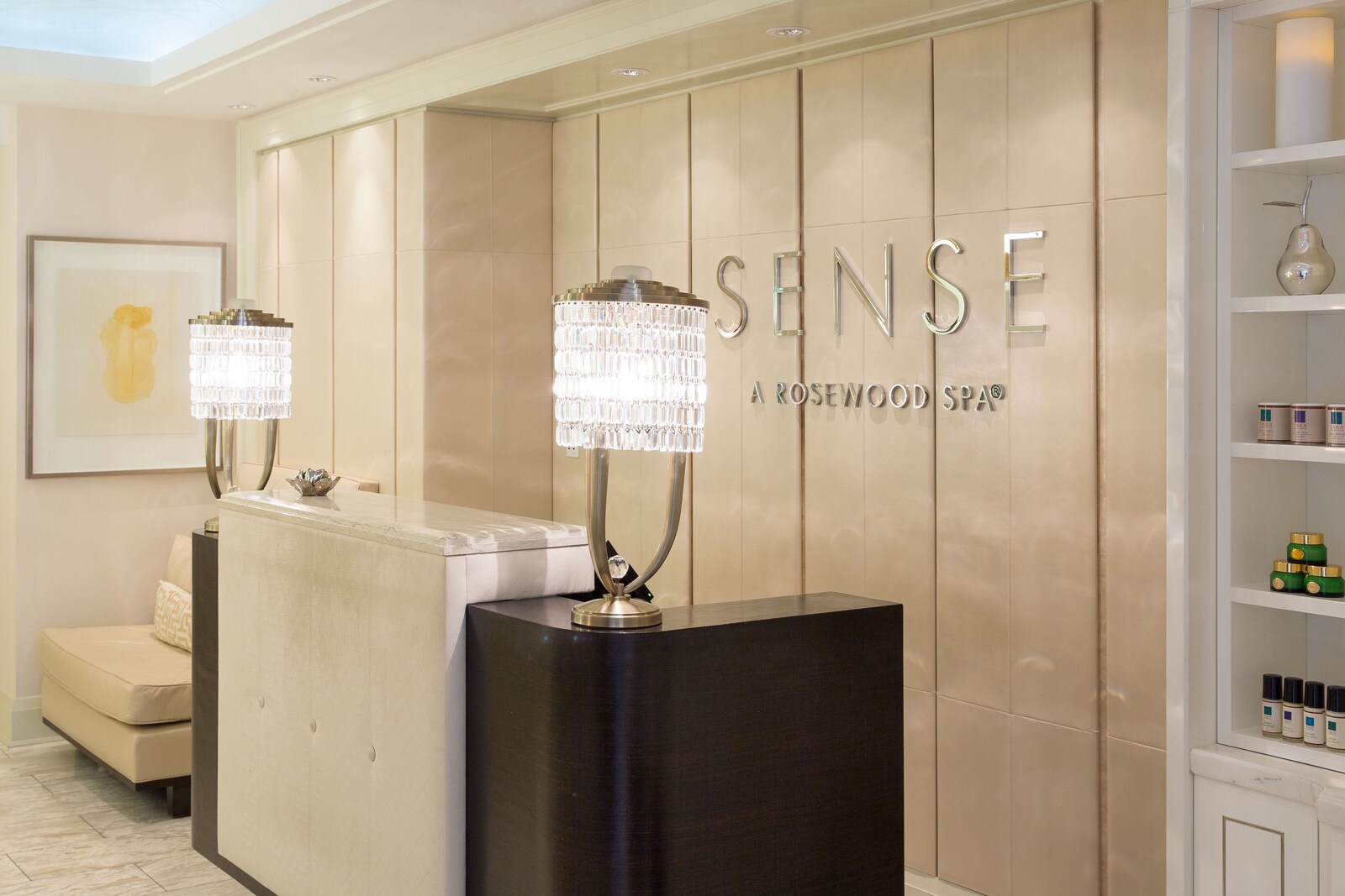 ローズウッド ホテル ジョージア：Sense, A Rosewood Spaの受付